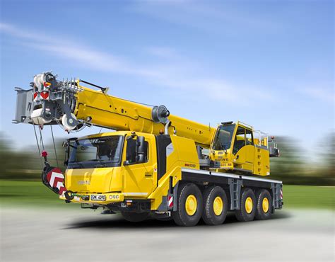 Grove crane - Valuable versatility — Telescoping boom plus heavy-duty crawler tracks. Increased productivity — 100 percent pick-and-carry capabilities; lifting operations on up to 4° slope. High maneuverability — Tackle the most rugged terrain. Go from truck to work quickly. Superior lift capacity — 50t (55 USt) Leading gradeability —70% ...